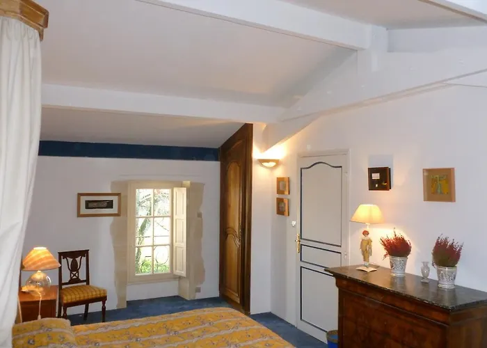 卡斯特尔诺城堡旅馆 住宿加早餐酒店 *